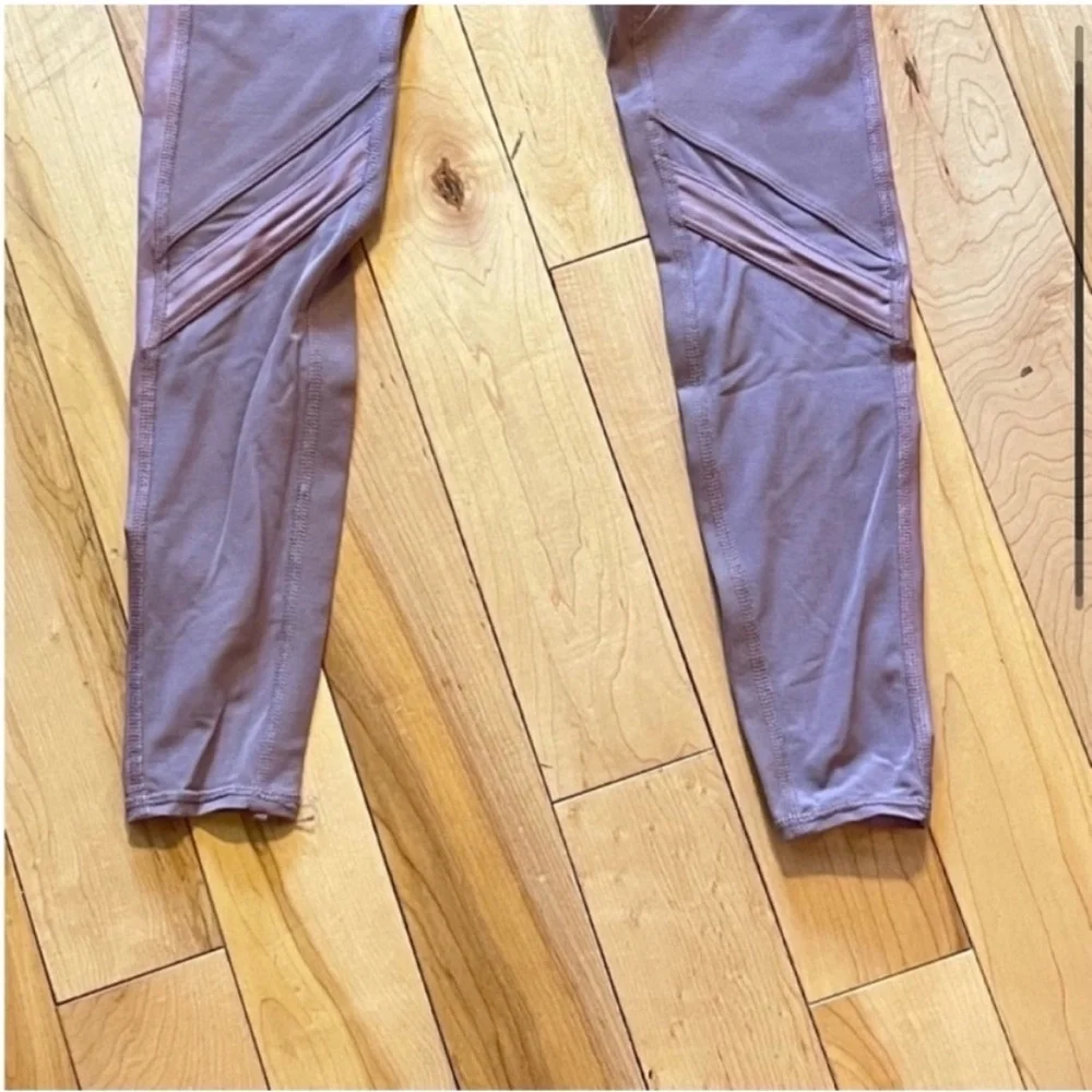 ALO Yoga Epic Leggings in pink size extra small XS